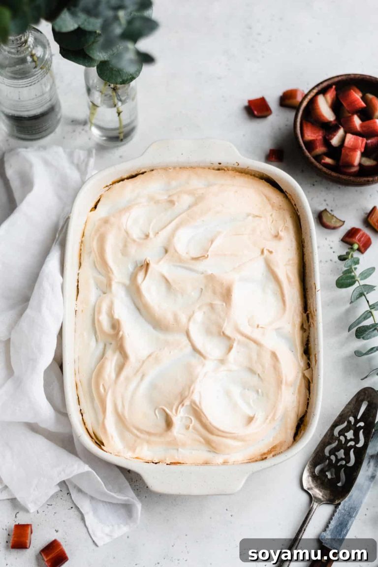 Rhubarb Crumble Cake