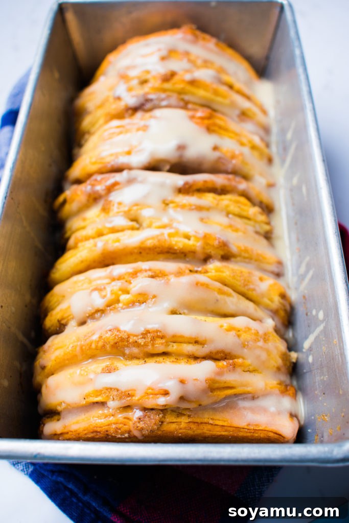 Maple Glazed Pull-Apart Bread - A cozy fall treat Maple Glazed Pull-Apart Bread