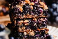 Homemade Blueberry Oat Crumble Bars
